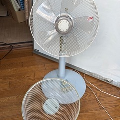 昭和レトロな扇風機　通電OKの画像