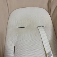 電動ベビーチェアー、ベビーベッドの画像