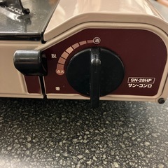 イ2511-094 サン・コンロ SN-29HP ヒートパネル採用 一口 カセットコンロ 未使用品 保管キズ汚れ有り の画像