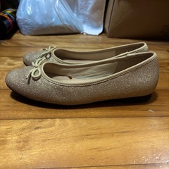 ゴールドラメ　靴の画像