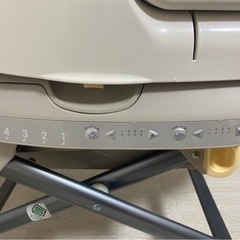 電動ベビーチェアー、ベビーベッドの画像