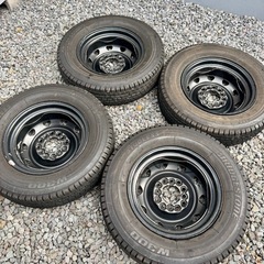 直接引取り（訳あり）145/80R12 80/78N LT スタッドレスセットの画像