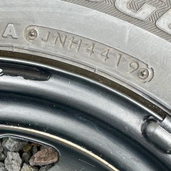 直接引取り（訳あり）145/80R12 80/78N LT スタッドレスセットの画像