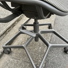 イケア IKEA STYRSPEL スティルスペル グレー ダークグレー ゲーミングチェア OAチェア oa チェア オフィスチェア デスクチェア グレーメッシュ 椅子 チェア 高機能チェア ワークチェア 回転チェア ヘッドレスト付き chair gamingchair workchair officechairの画像