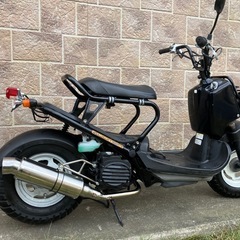 人気の黒ズ-マ-社外マフラー付きの画像