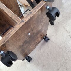 J1754【リユースのサカイ柏店】DEWEL　デスクサイドワゴン　キャスター付き収納棚　LX-JJL-0084　ブラウン　クリーニング済　新品参考価格6,189円の画像