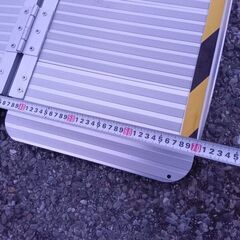 Ruedamann 折りたたみ式アルミスロープ【野田愛宕店】【店頭取引限定】【中古】管理番号：IT9YJLXX1NRSの画像