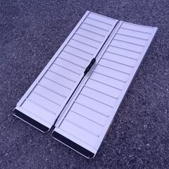 Ruedamann 折りたたみ式アルミスロープ【野田愛宕店】【店頭取引限定】【中古】管理番号：IT9YJLXX1NRSの画像