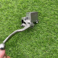 ヤマハ TW200 TW225 純正マスターシリンダー 分解清掃済み フロントブレーキ レバーホルダーの画像