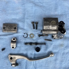 ヤマハ TW200 TW225 純正マスターシリンダー 分解清掃済み フロントブレーキ レバーホルダーの画像