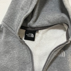 ノースフェイス パーカーの画像