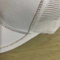 白いクリスタルの帽子の画像