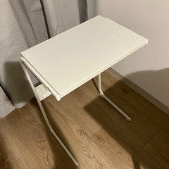 【11/8午前中取りに来れる方】IKEAサイドテーブルの画像