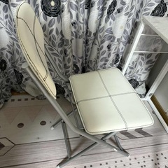 テーブルとチェアセット（大波止バス停付近 引き取り）の画像