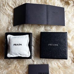 プラダ商品ケースの画像