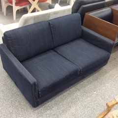 【デニム柄がおしゃれ】2人掛けソファ　ラブソファ　無印　無印良品　MUJI　クッション付き　布製　カバーリング　デニム柄 ：ブルーの画像