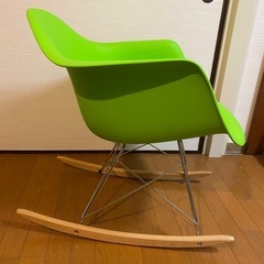 イームズロッキングチェアの画像