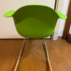 イームズロッキングチェアの画像