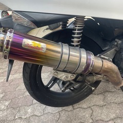 受け渡し予定者と商談中　
ホンダpcx125の画像