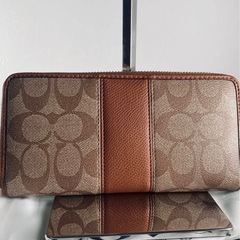 COACH シグネチャー 長財布 ラウンドファスナー 財布 PVC レザー ブラウン　レディース　メンズの画像