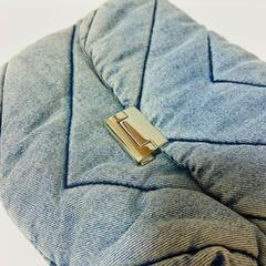 【極美品 / ZARA】キルティング仕上げ マキシクロスボディバッグ デニムの画像