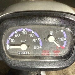 ★支払総額4.0万円★定休日なし！いつでも現車確認可能です！ ヤマハ アプリオ シルバー 4JP 人気のアプリオ！ 2ストのためオイル注ぎ足すだけ！ 集中キー！ 通勤、通学に♪の画像