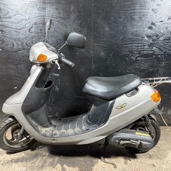 ★支払総額4.0万円★定休日なし！いつでも現車確認可能です！ ヤマハ アプリオ シルバー 4JP 人気のアプリオ！ 2ストのためオイル注ぎ足すだけ！ 集中キー！ 通勤、通学に♪の画像