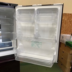 277 送料設置無料　SHARP　自動製氷機能付き大型冷蔵庫　ガラスデザイン　551L  洗濯機の画像