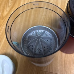 ジューサー、保温ボトル
  の画像