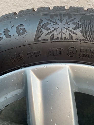 アウディ純正　コンチネンタル 225/55R16 スタッドレスタイヤ 4本set