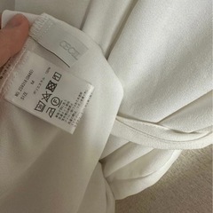 ホワイト シャツワンピース 長袖 リボン付きの画像