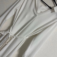 ホワイト シャツワンピース 長袖 リボン付きの画像