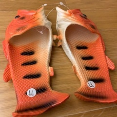 新品　魚型オレンジスリッパの画像