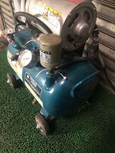 実働　小型軽量　エアーコンプレッサー　富士　DS-02  100V 60Hz 270W