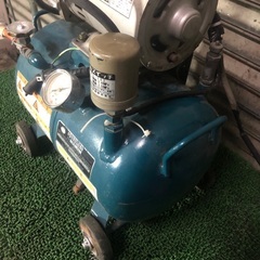 実働　小型軽量　エアーコンプレッサー　富士　DS-02  100V 60Hz 270W  の画像