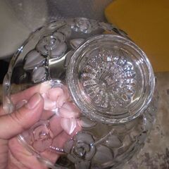 メーカー不明　薔薇　フルーツ皿　直径18㎝高さ9㎝くらいの画像