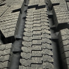 バリ溝端スタッドレスタイヤの画像