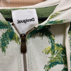 デシグアル　ニットパーカーの画像