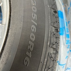 スタッドレスタイヤ交換も可能の画像