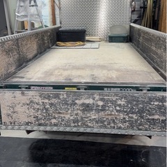 ジェネレーションキャンター２トントラックの画像