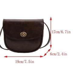 レディースバッグ Pu素材 ロック式フラップ付き 黒 軽量 カジュアルシーンの画像