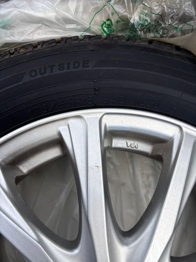 ヨコハマ スタッドレスタイヤ 175/65R15 ホイール付き 4本セット（2017年製）