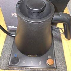新品　電気ケトル　 1°C単位の精密温度調節 細口　LED温度表示   0.9L 1200Wの画像