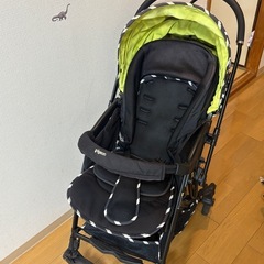 【Pigeon ベビーカー】軽量・折りたたみOK✨動作良好／おまけ付き🎁（Combiおしりふきウォーマー＋防寒カバー）／引き取り限定の画像