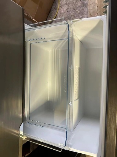 1027。2020年冷蔵庫　　　
配送無料！！