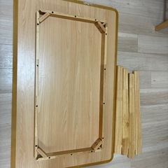 ダイニングテーブルの画像