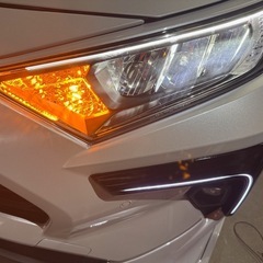 ヘッドライト黄ばみとり取りの画像