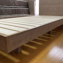 シングルサイズのベッドフレームです。2個あります。自宅まで取りに来ていただける方に差し上げます。の画像