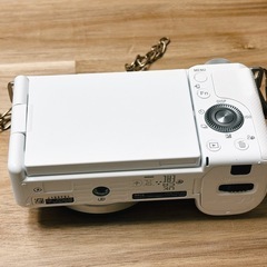 全国配送　SONY ZV-E10 ホワイト シグマ レンズ付きの画像