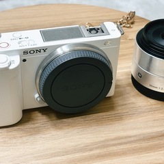 全国配送　SONY ZV-E10 ホワイト シグマ レンズ付きの画像